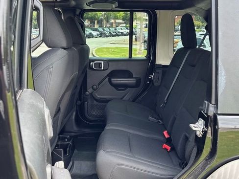 Used 2018 Jeep Wrangler Unlimited Sport AWD/4WD image 25