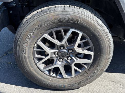 Used 2025 Jeep Wrangler Unlimited Sahara AWD/4WD image 30