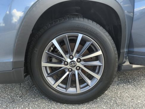 Used 2017 Toyota Highlander XLE FWD image 49