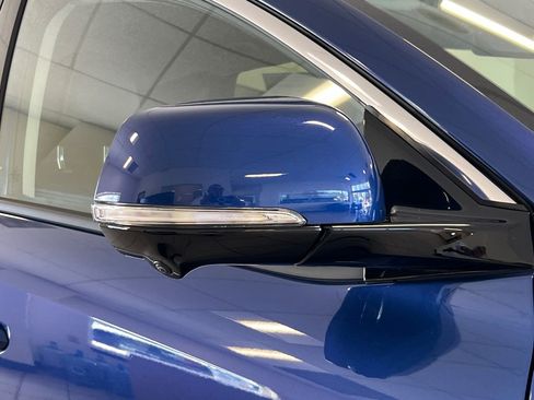 New 2025 VinFast VF 8 Eco image 7