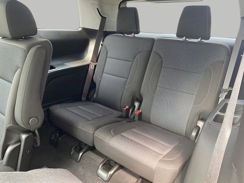 Used 2023 GMC Acadia SLE w/ Driver Convenience Package image 12