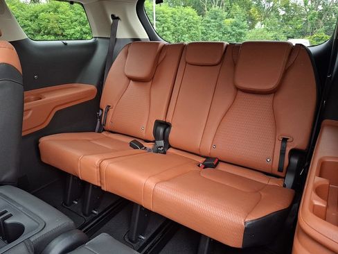 Used 2024 Kia Carnival SX Prestige FWD image 11