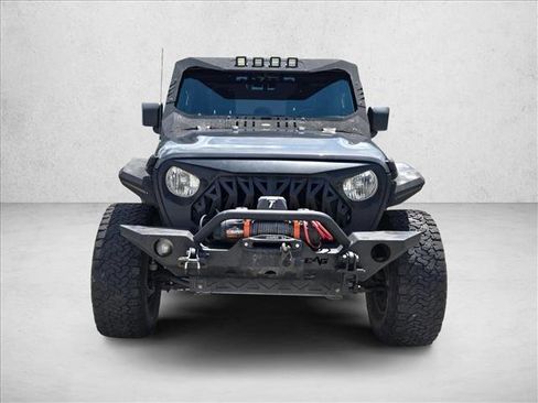 Used 2021 Jeep Gladiator Sport AWD/4WD image 2