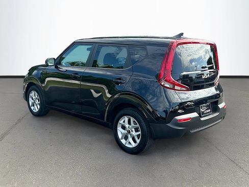 Used 2022 Kia Soul LX w/ Technology Package FWD image 5
