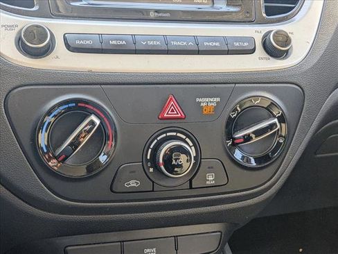 Used 2020 Hyundai Accent SE image 14