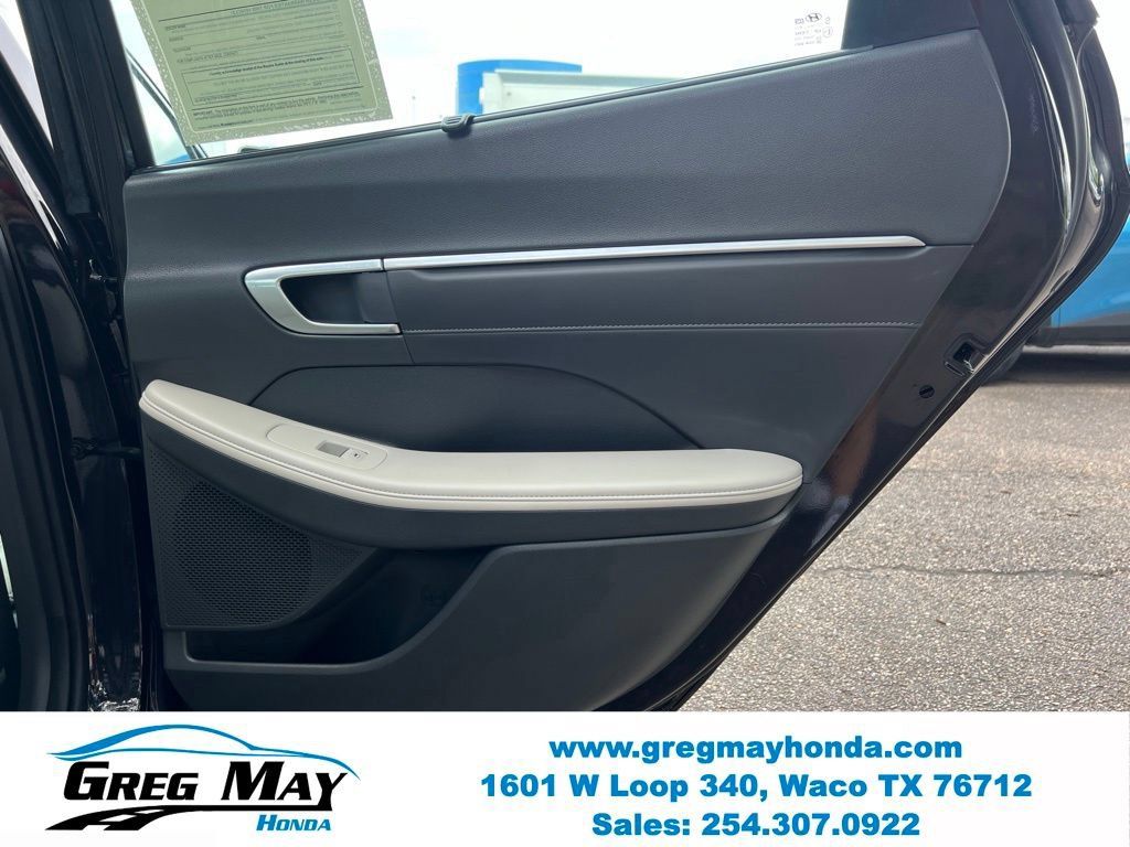 Used 2023 Hyundai Sonata Limited FWD image 13