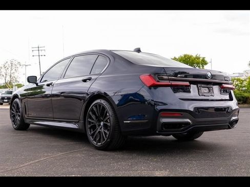 Used 2022 BMW 750i xDrive w/ Executive Package AWD/4WD image 3