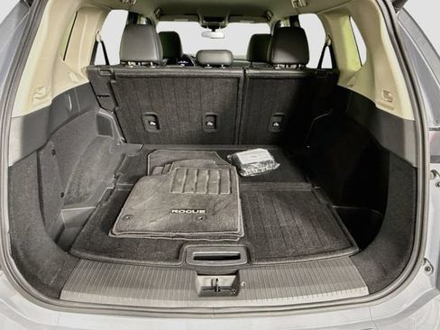 Used 2025 Nissan Rogue SL FWD image 26