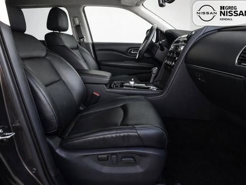 Used 2024 INFINITI QX80 Luxe RWD image 16