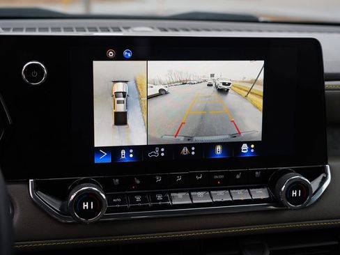 Used 2023 Chevrolet Colorado ZR2 w/ ZR2 Convenience Package III image 31