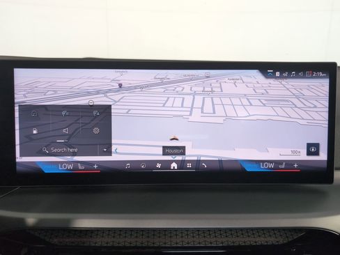 Used 2025 BMW 230i Coupe w/ Convenience Package image 26