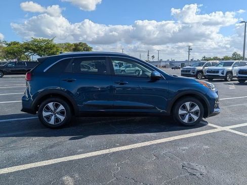 Used 2020 Kia Niro LX FWD image 8
