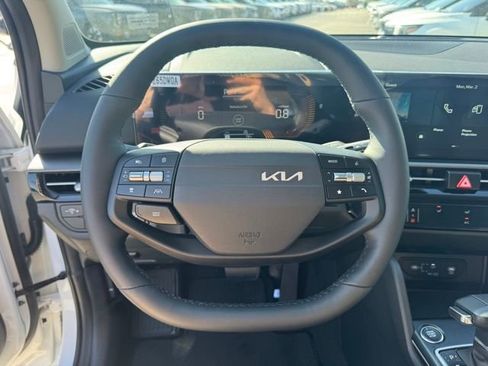 New 2026 Kia Sportage LX FWD image 25