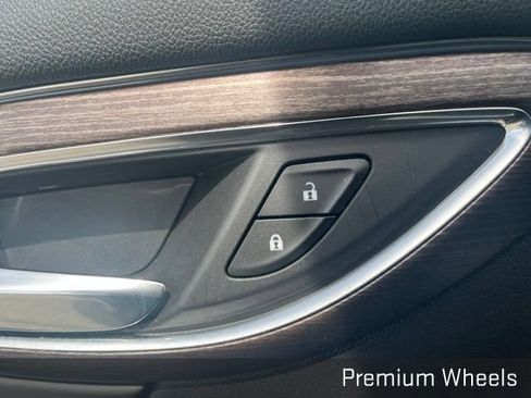 Used 2023 Buick Envision Avenir AWD/4WD image 22