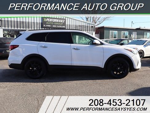 Used 2017 Hyundai Santa Fe Limited image 2