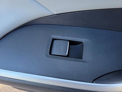 Used 2025 Toyota RAV4 XLE image 18