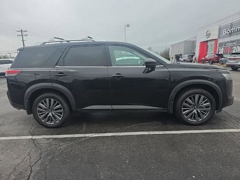 Certified 2025 Nissan Pathfinder SL w/ SL Premium Package image 7