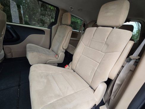 Used 2013 Dodge Grand Caravan SE FWD image 30