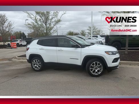 Used 2025 Jeep Compass Limited AWD/4WD image 4