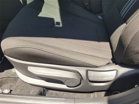 New 2025 Hyundai Elantra SEL image 12