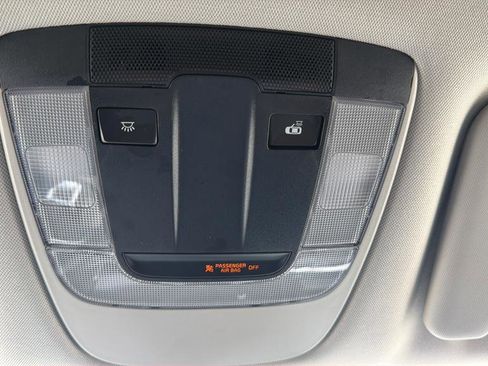 Used 2025 Kia Sportage LX AWD/4WD image 23