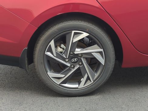 Certified 2025 Hyundai Elantra Sport FWD image 25