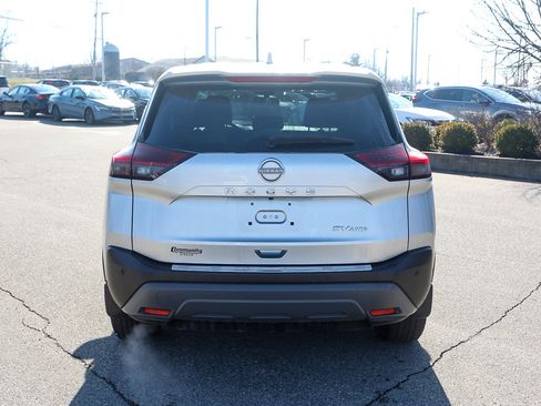 Used 2023 Nissan Rogue SV image 5