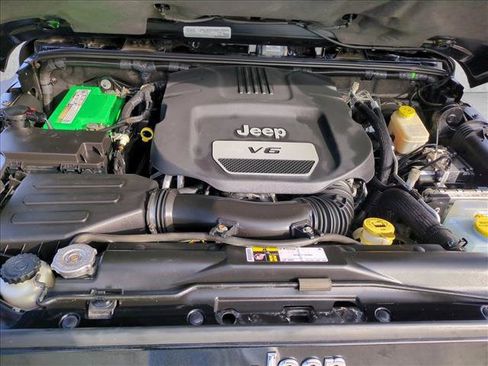 Used 2015 Jeep Wrangler Sahara w/ Connectivity Group image 20