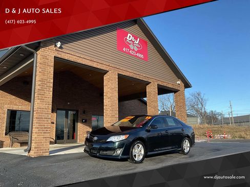 Used 2012 Toyota Camry SE image 1