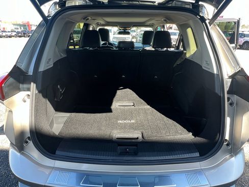 Used 2024 Nissan Rogue SL w/ SL Premium Package image 34