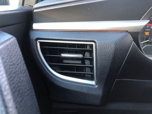 Used 2014 Toyota Corolla LE image 45