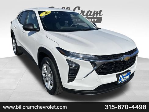 Used 2024 Chevrolet Trax LS w/ Driver Confidence Package FWD image 1