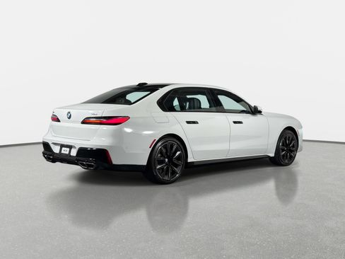 Used 2023 BMW 760i xDrive AWD/4WD image 3