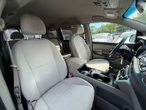 Used 2016 Kia Sedona LX w/ LX Convenience Package FWD image 56