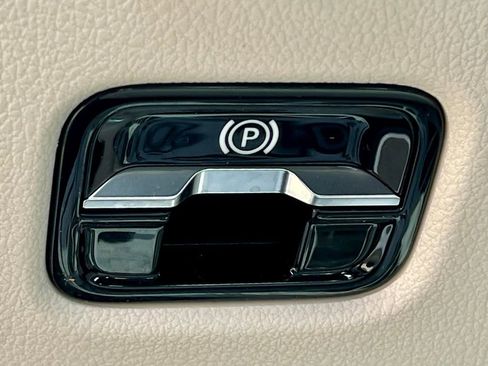 Certified 2023 Mercedes-Benz C 300 4MATIC Sedan image 37