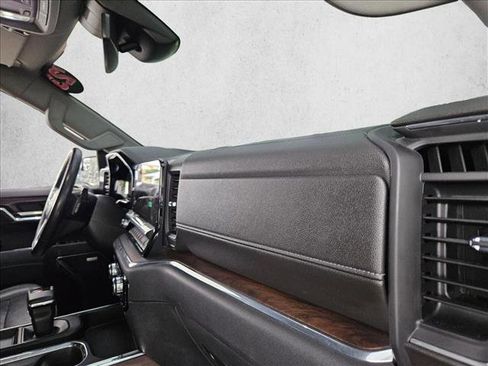 Used 2023 GMC Sierra 1500 SLT AWD/4WD image 26