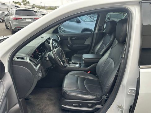 Used 2017 GMC Acadia Limited SLT FWD image 2
