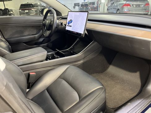 Used 2019 Tesla Model 3 Standard Range image 15