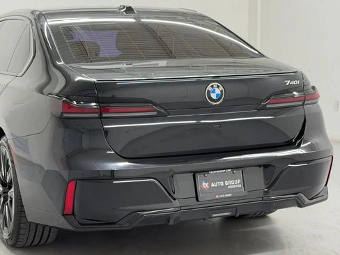 Used 2023 BMW 740i w/ Parking Assistance Package RWD image 43