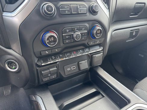 Used 2019 Chevrolet Silverado 1500 LT Trail Boss image 20