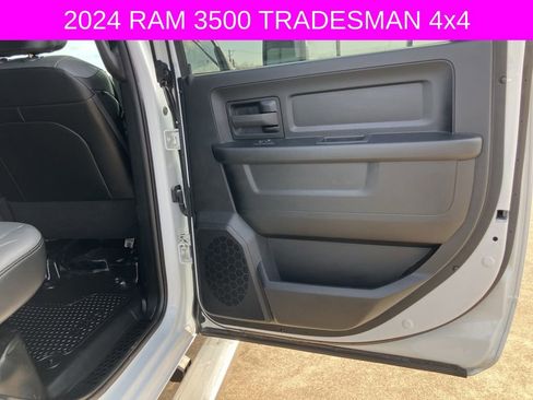 Used 2024 RAM 3500 Tradesman image 15