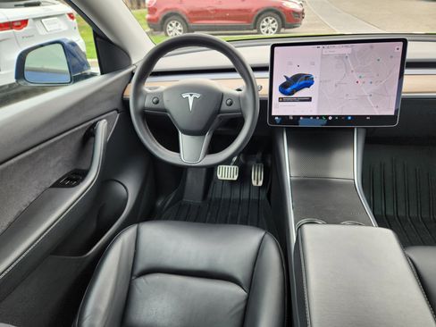 Used 2021 Tesla Model Y Long Range image 13