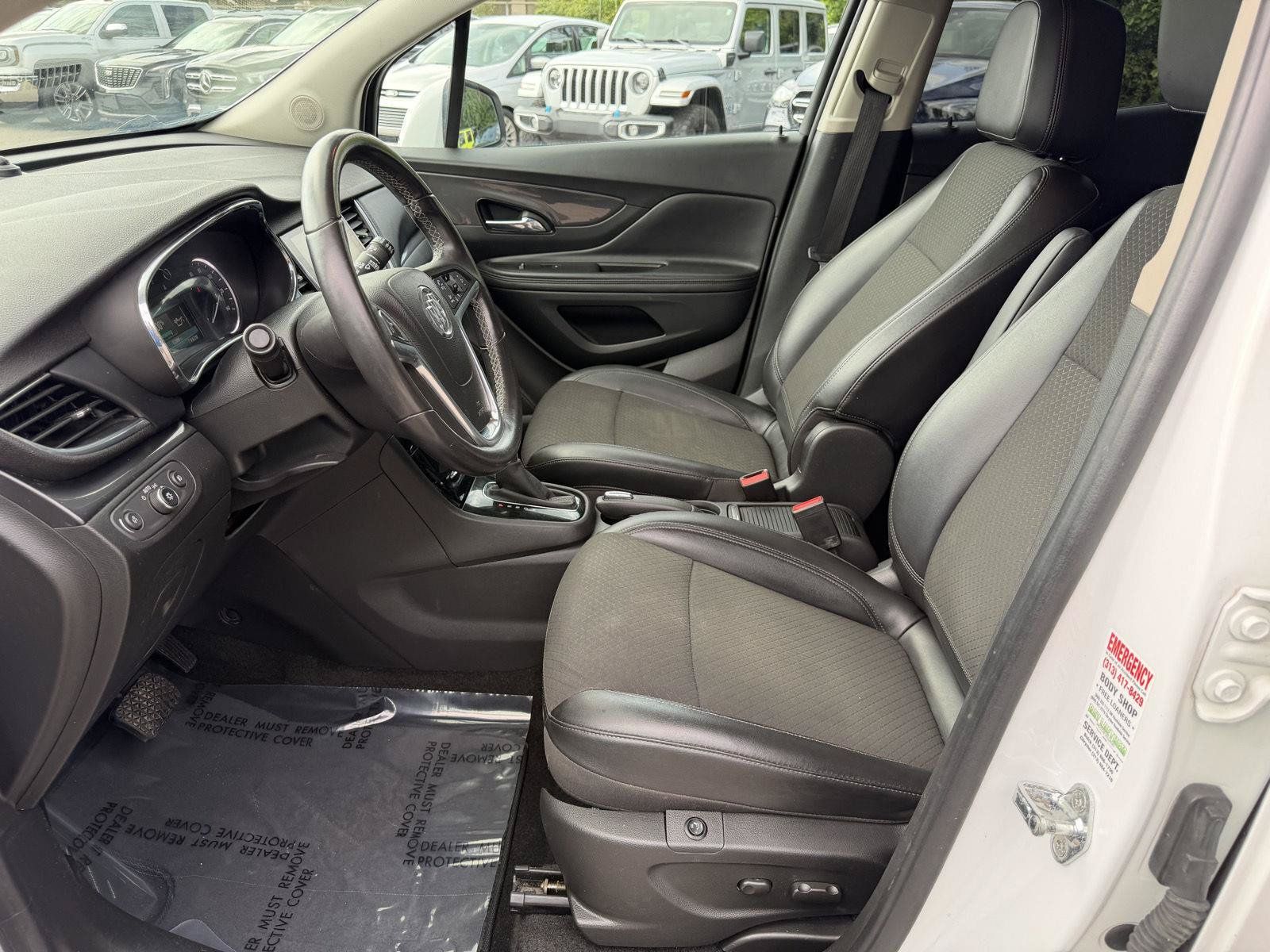 Used 2018 Buick Encore Sport Touring FWD image 13