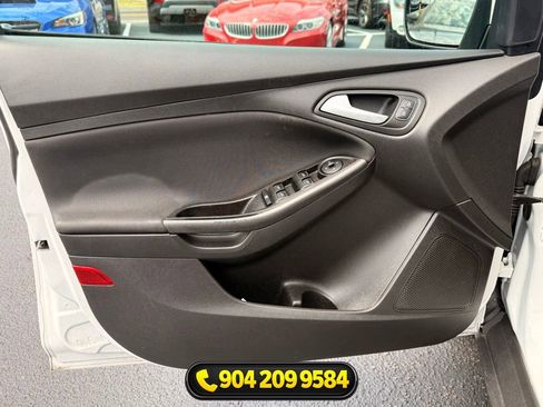Used 2018 Ford Focus SEL FWD image 19