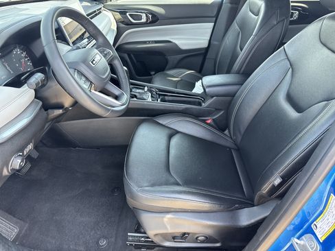 Used 2025 Jeep Compass Limited AWD/4WD image 5