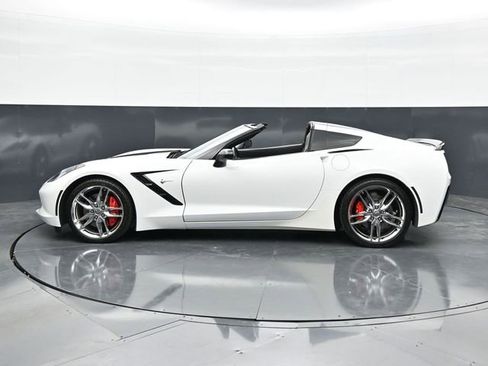 Used 2017 Chevrolet Corvette Stingray Coupe RWD image 4
