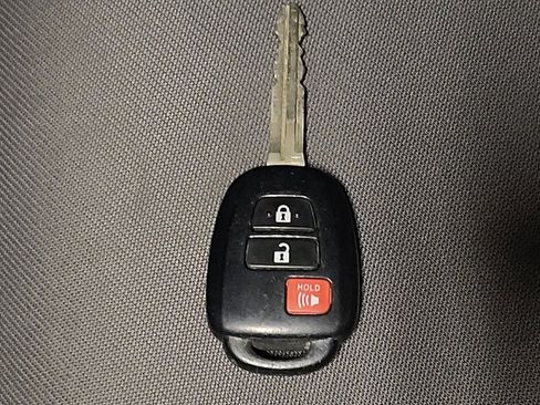 Used 2018 Toyota Tundra SR image 32