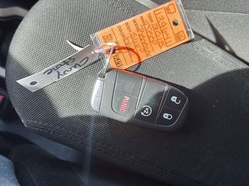 Used 2015 Jeep Renegade Latitude w/ Popular Equipment Group image 31