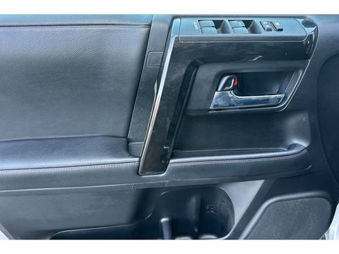 Used 2021 Toyota 4Runner Venture AWD/4WD image 11