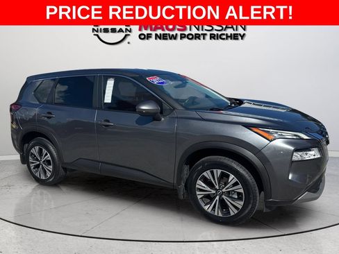 Certified 2022 Nissan Rogue SV FWD image 1